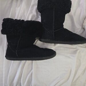 BearPaw Black Plush Cuff Boots